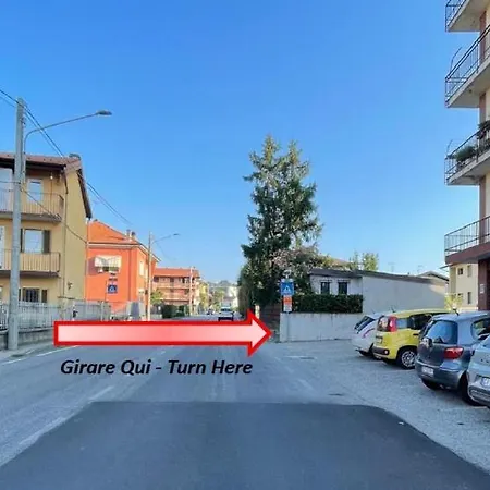 Dietro L'angolo