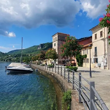 Dietro L'angolo Apartman *