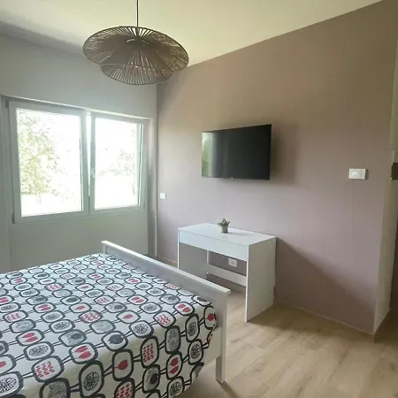 Dietro L'angolo Gozzano